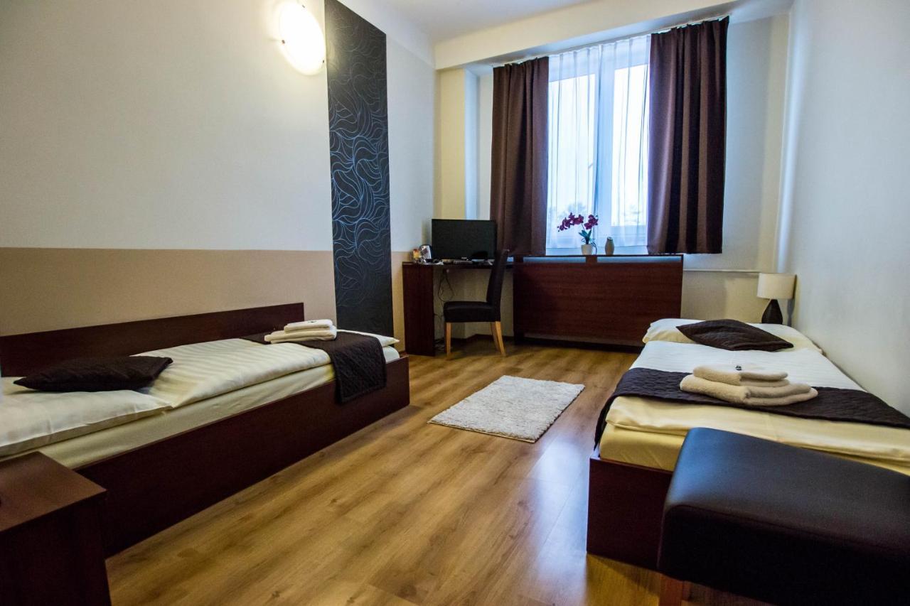 Penzion FIT - Contactless check in Zvolen Esterno foto