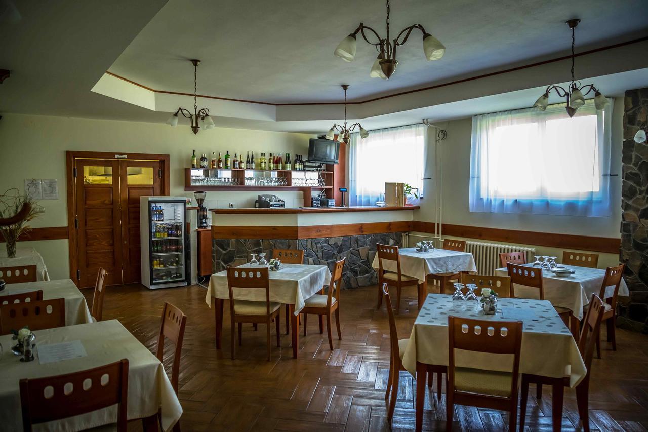 Penzion FIT - Contactless check in Zvolen Esterno foto