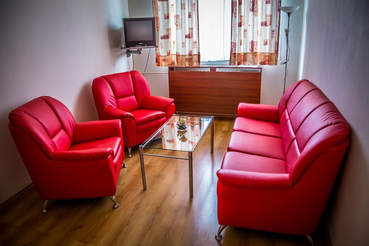 Penzion FIT - Contactless check in Zvolen Esterno foto