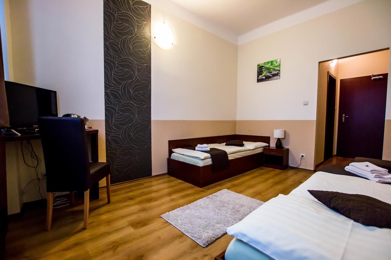 Penzion FIT - Contactless check in Zvolen Esterno foto