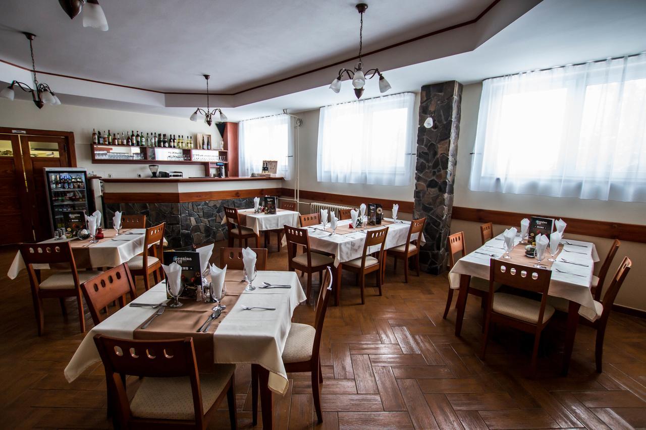 Penzion FIT - Contactless check in Zvolen Esterno foto