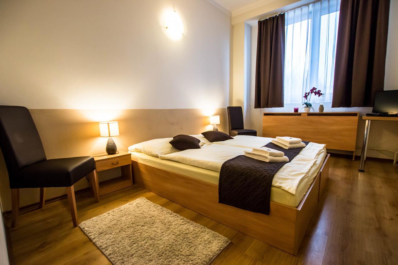 Penzion FIT - Contactless check in Zvolen Esterno foto