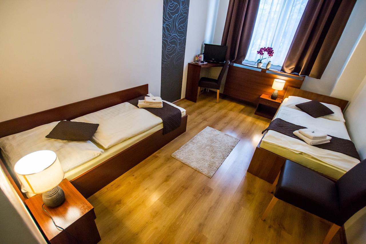 Penzion FIT - Contactless check in Zvolen Esterno foto