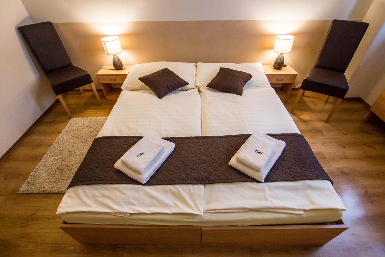 Penzion FIT - Contactless check in Zvolen Esterno foto