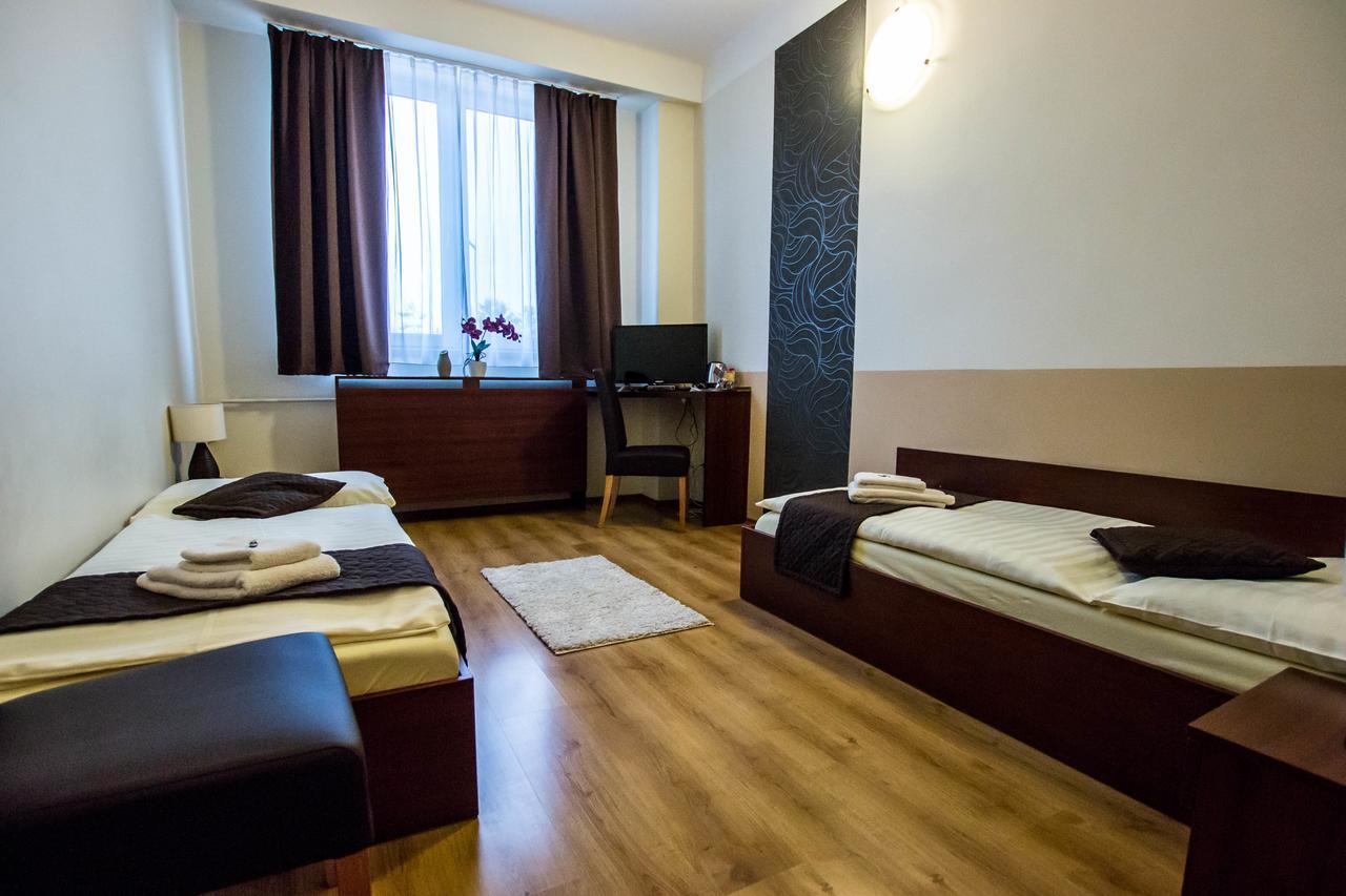 Penzion FIT - Contactless check in Zvolen Esterno foto